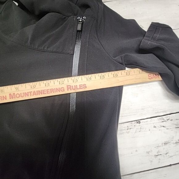 Athleta Blissout Black Jacket Thumbs Holes Wicking Full Asymmetric Zip Womens S - Picture 14 of 14